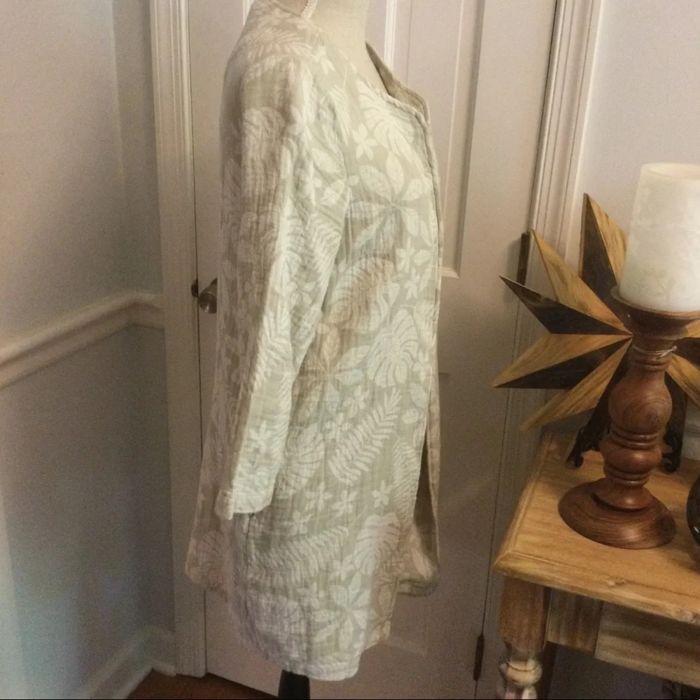 Tahari- Beautiful Long Linen Blazer with Open front. Size M - Picture 10 of 12